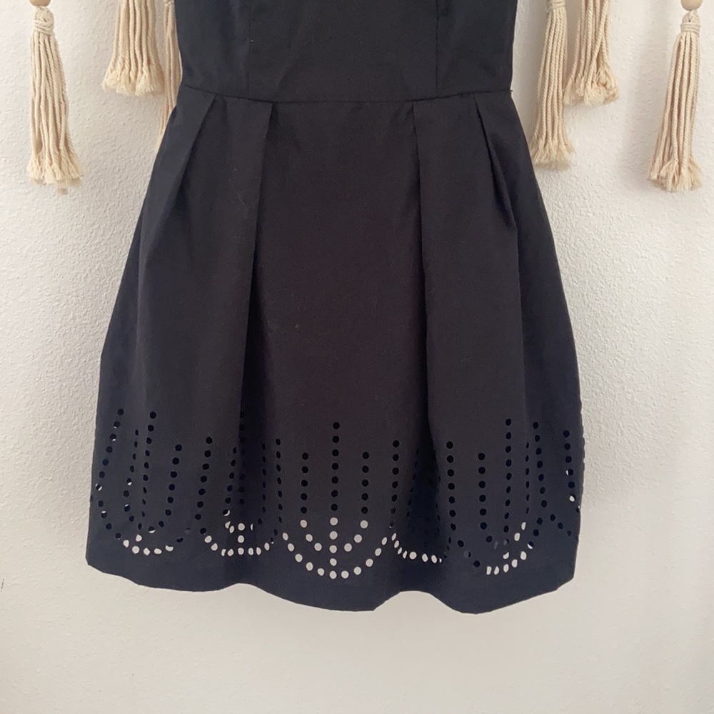 Gap black sleeveless poplin dress zip up pleated style with bike punch design 2 - Picture 2 of 14